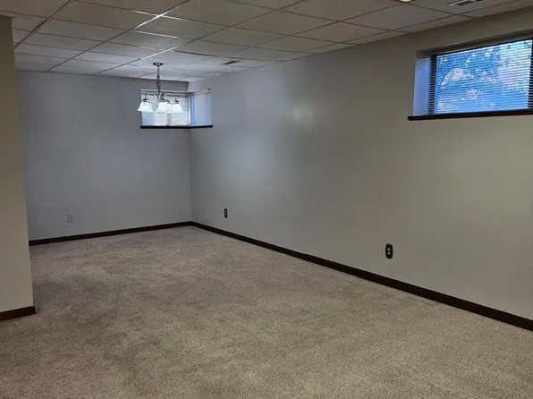 One and two bedroom apartments in downtown Henderson, Kentucky, 813 S Main St APT 1, Henderson, KY 42420