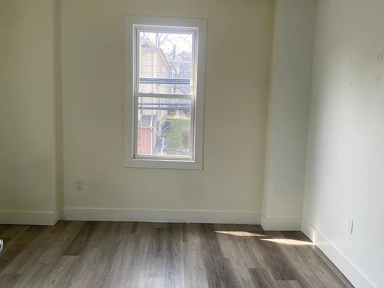 92 Clinton Pl #2A — Photo 4