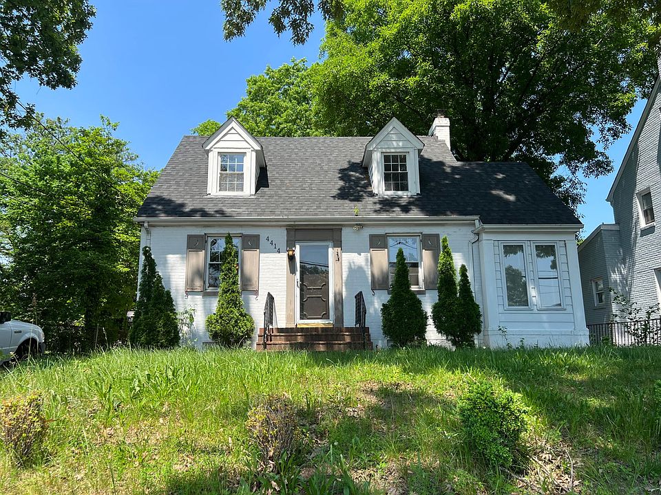 front of house. on the right is the sun room