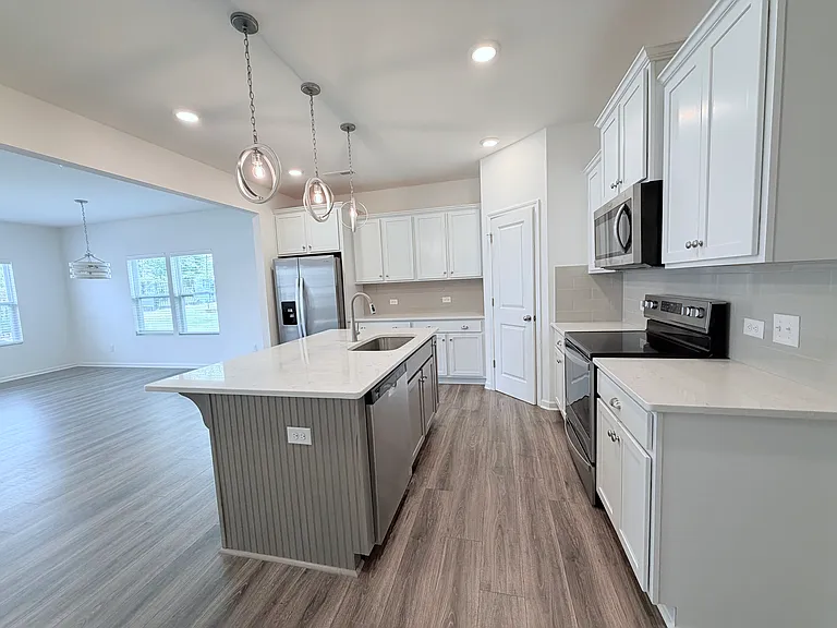 12 Saltford Ln — Photo 6