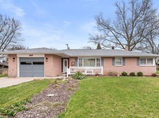 148 Nichols Dr, Sycamore, IL 60178