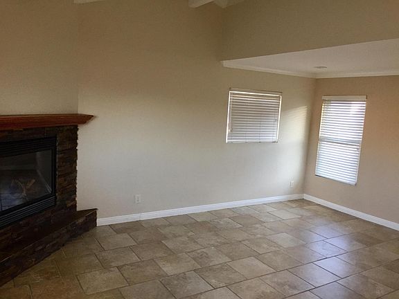 3rd image of 24440 Park St