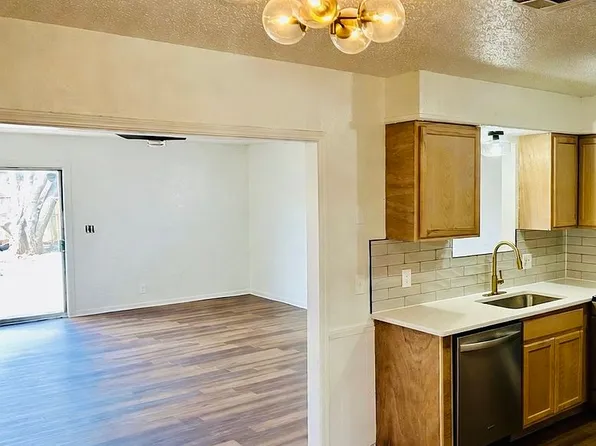 1403 N Nail Pkwy, Moore, OK 73160