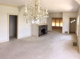 1073 N Main St, Akron, OH 44310