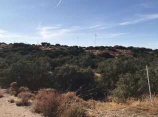 10330 Rodeo Rd, Oak Hills, CA 92344