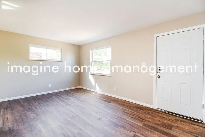 2266 Leelanau Ave — Photo 3