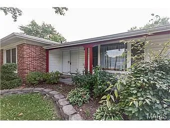 630 Sherwood Dr photo 1
