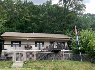 121 Crestline Dr, Pulaski, VA 24301