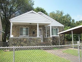 2nd image of 1821 Clyde Ct