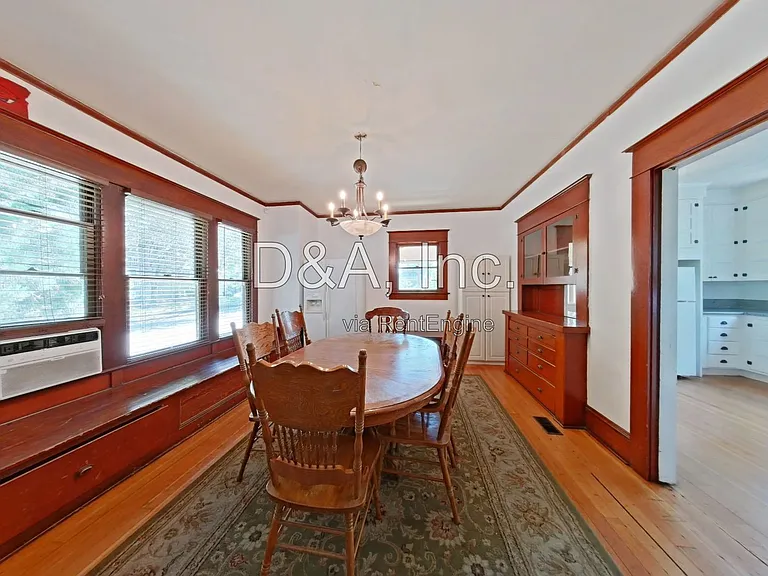 744 SW 14th St — Photo 6