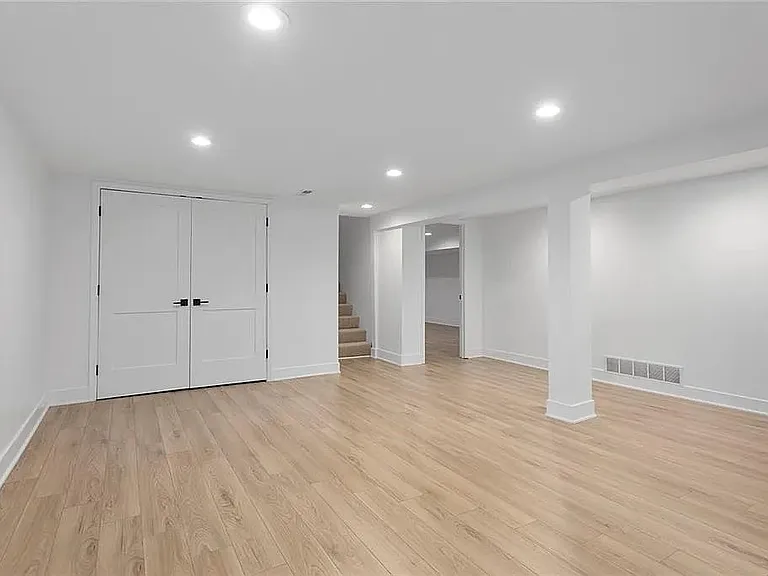 8105 Rosewood Dr — Photo 28