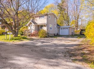 12 Muscotah Rd, Highland Lakes, NJ 07422