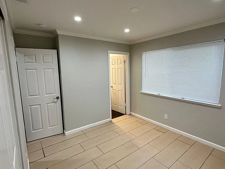 7033 Linwood Way — Photo 24