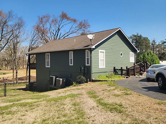 3rd image of 620 Old Rd