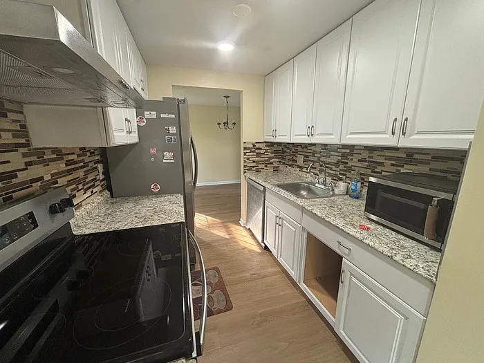 99 Big Stone Ct — Photo 3