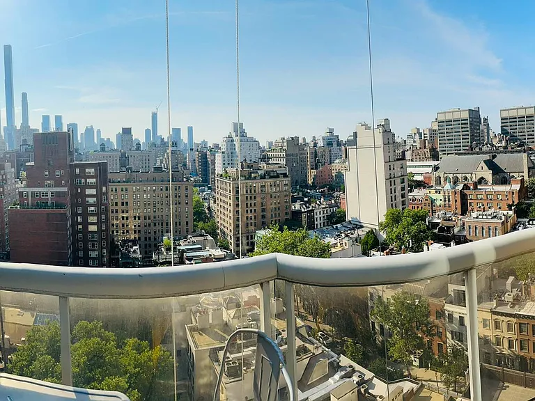 188 E 64th St #1506 — Photo 26