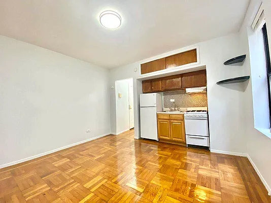 Rented by Astoria Realty | media 2