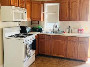 70 Richmond St, Bristol, RI 02809