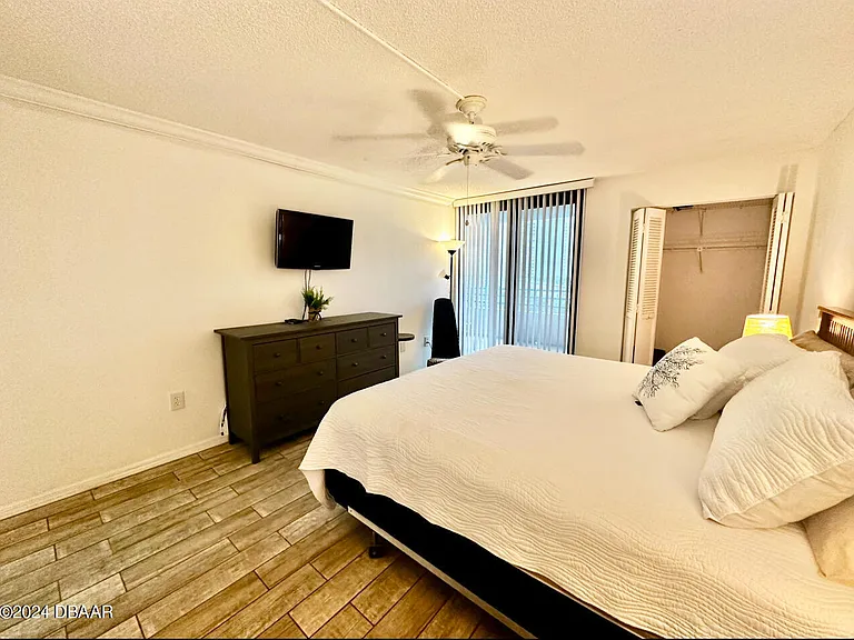 1 Oceans West Blvd #4B5 — Photo 18