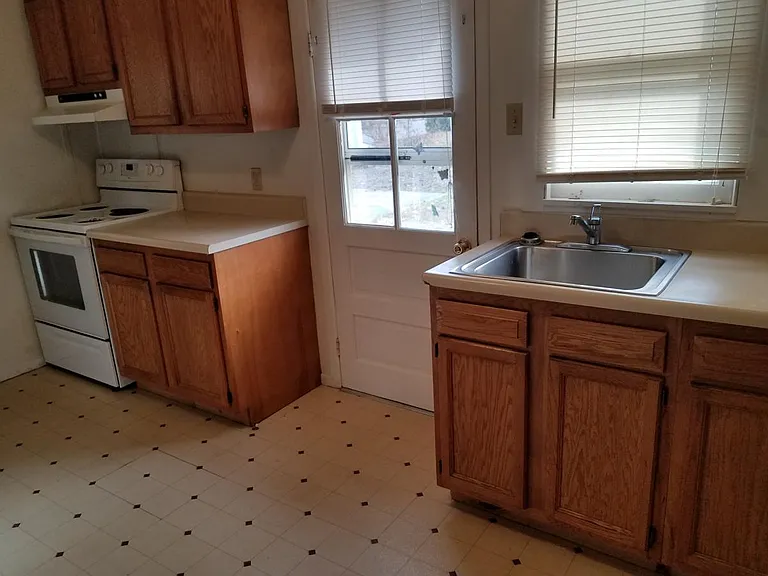 114 Central Ave — Photo 5