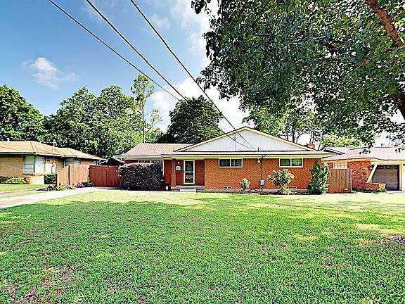 2nd image of 2929 Southwood Dr