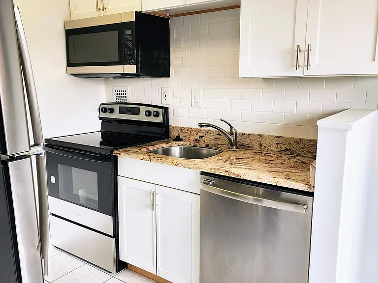 1816 New Hampshire Ave NW #2-707 — Photo 3