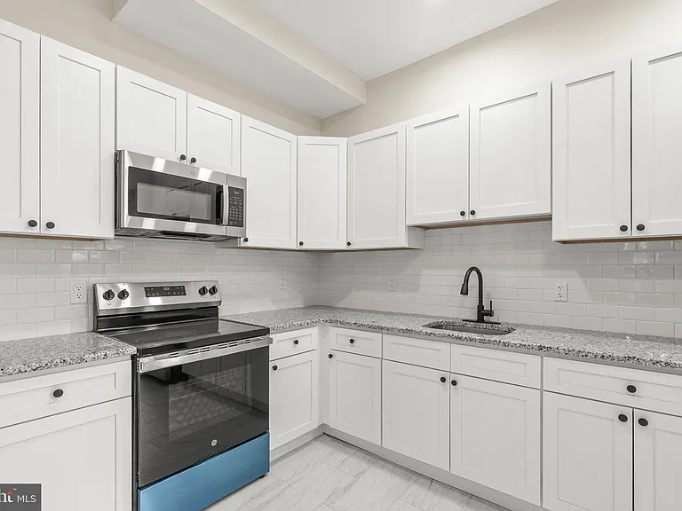 5431 Stewart St — Photo 13