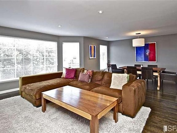 4th image of 204 Roosevelt Way