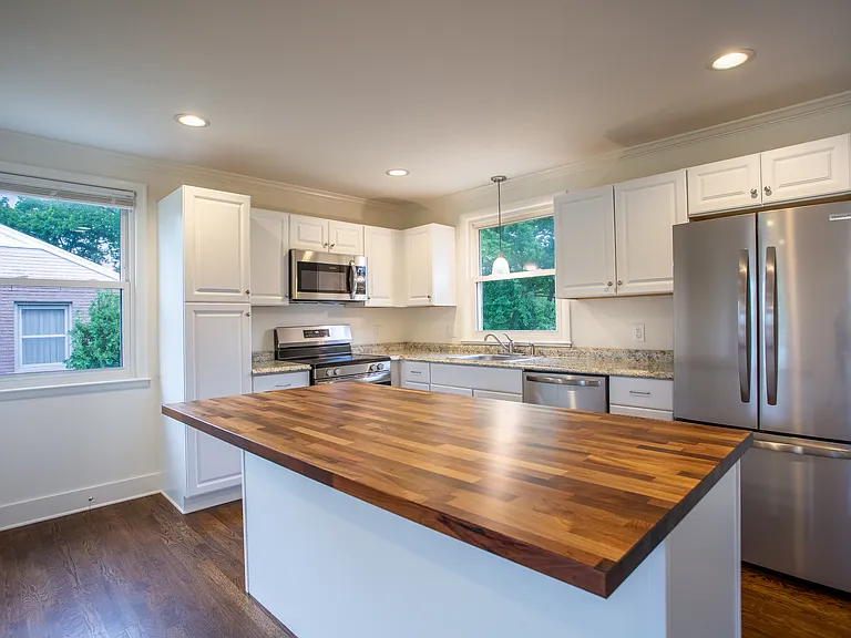 4714 Trousdale Dr — Photo 3