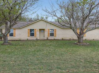 812 Old Temple Hwy, Hewitt, TX 76643