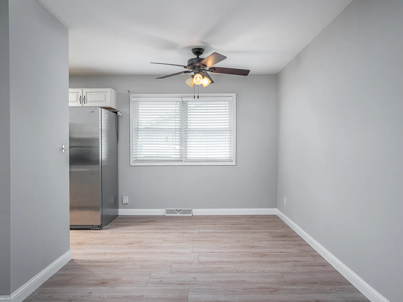 3 bed, 1040 sqft, $2,200 — Photo 4
