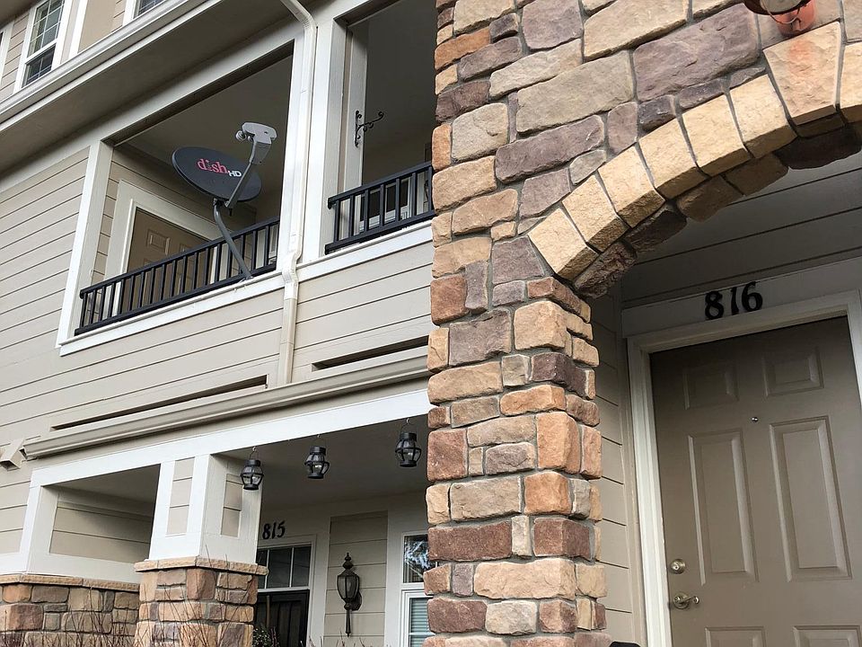 Exterior / Entry 