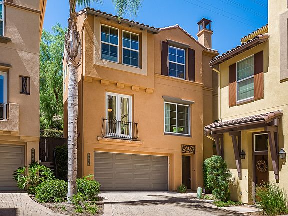 4th image of 2936 Villas Way