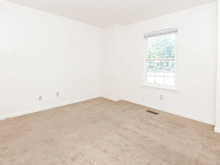 1110 Chapel St — Photo 16