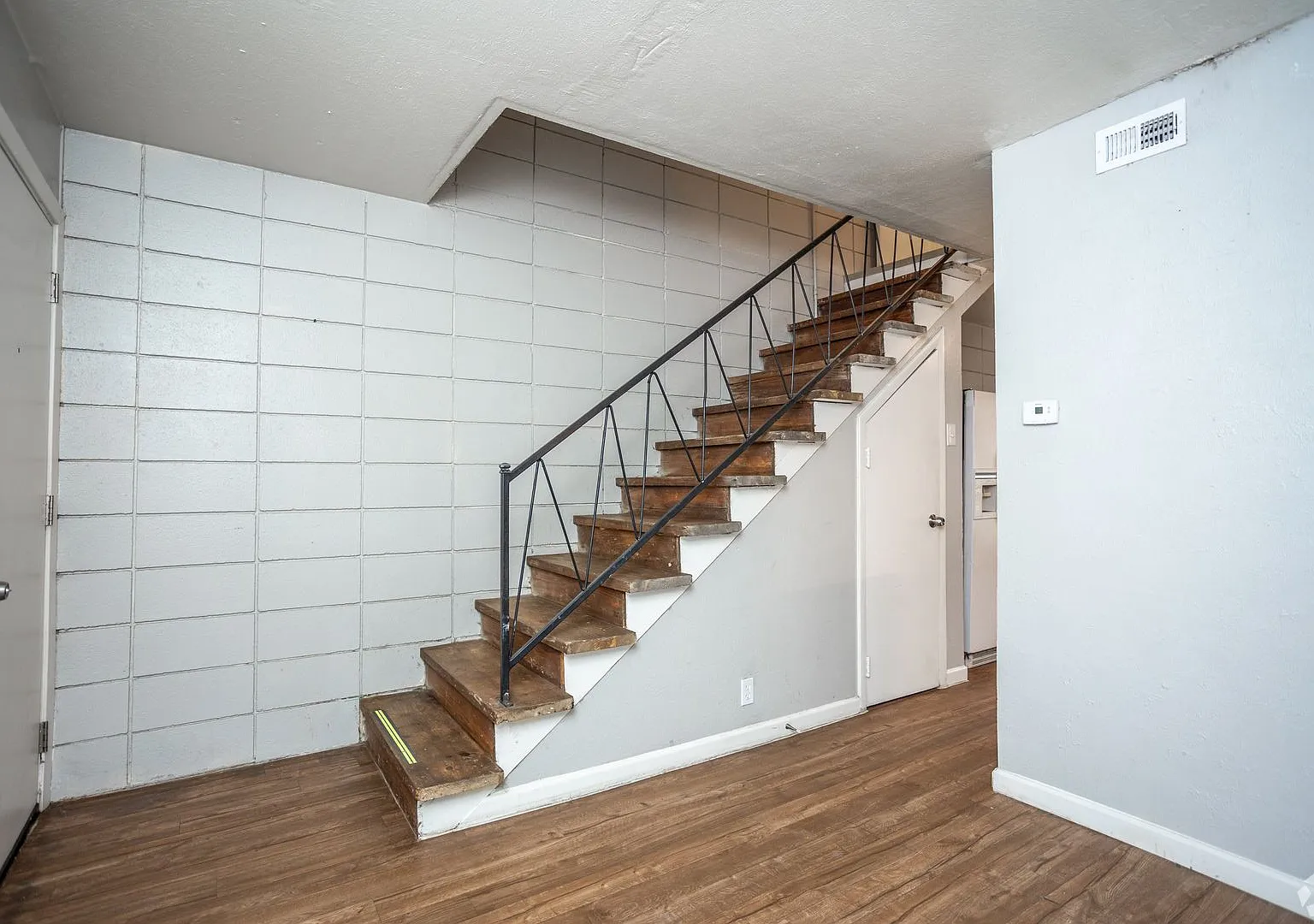 9008 San Benito — Photo 2