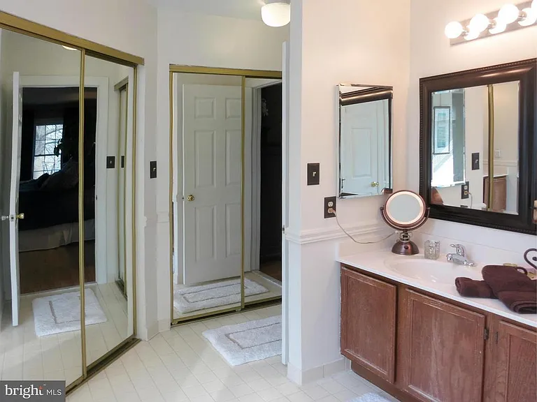 2657 Meadow Hall Dr — Photo 18