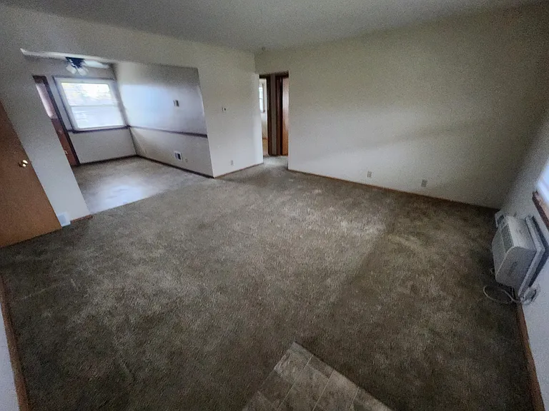 5337 Eastway #4 — Photo 3