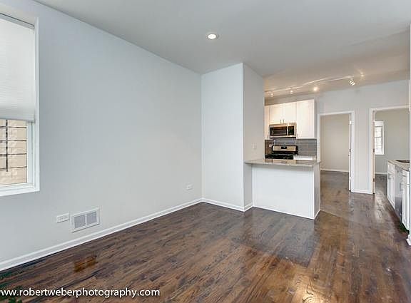 3rd image of 3328 N Ashland Ave APT 1R