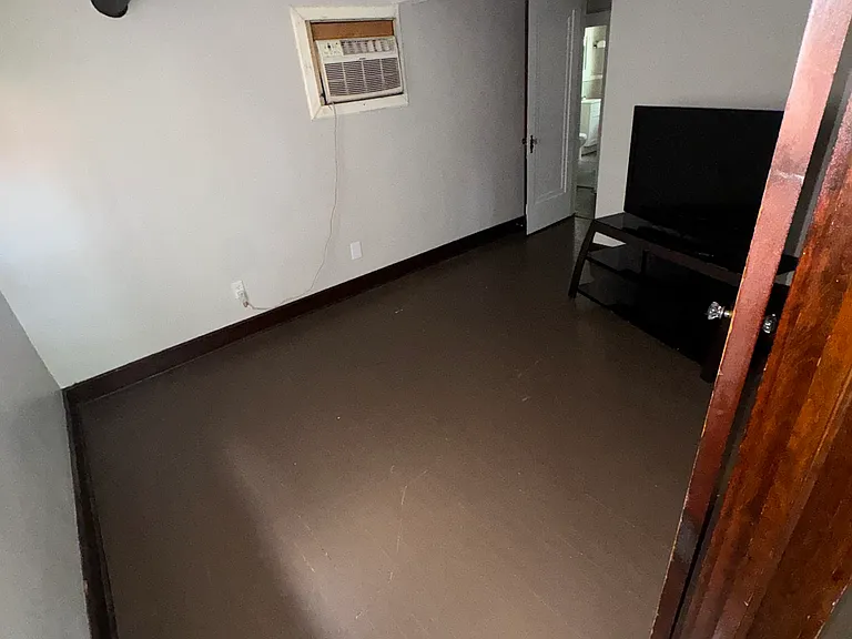 598 Blaine Ave #5 — Photo 5