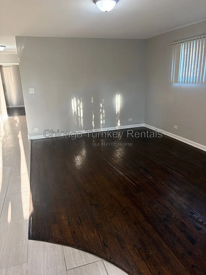 3 bed, 1.0 bath, 1287 sqft, $2,400 — Photo 2