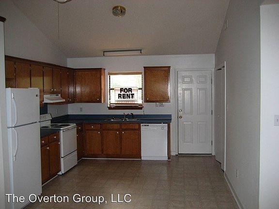 5th image of 2112 E 3rd St #A