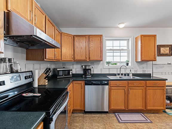 3rd image of 1162 North Avenue #4