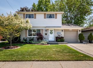 15840 E Thirteen Mile Rd, Roseville, MI 48066