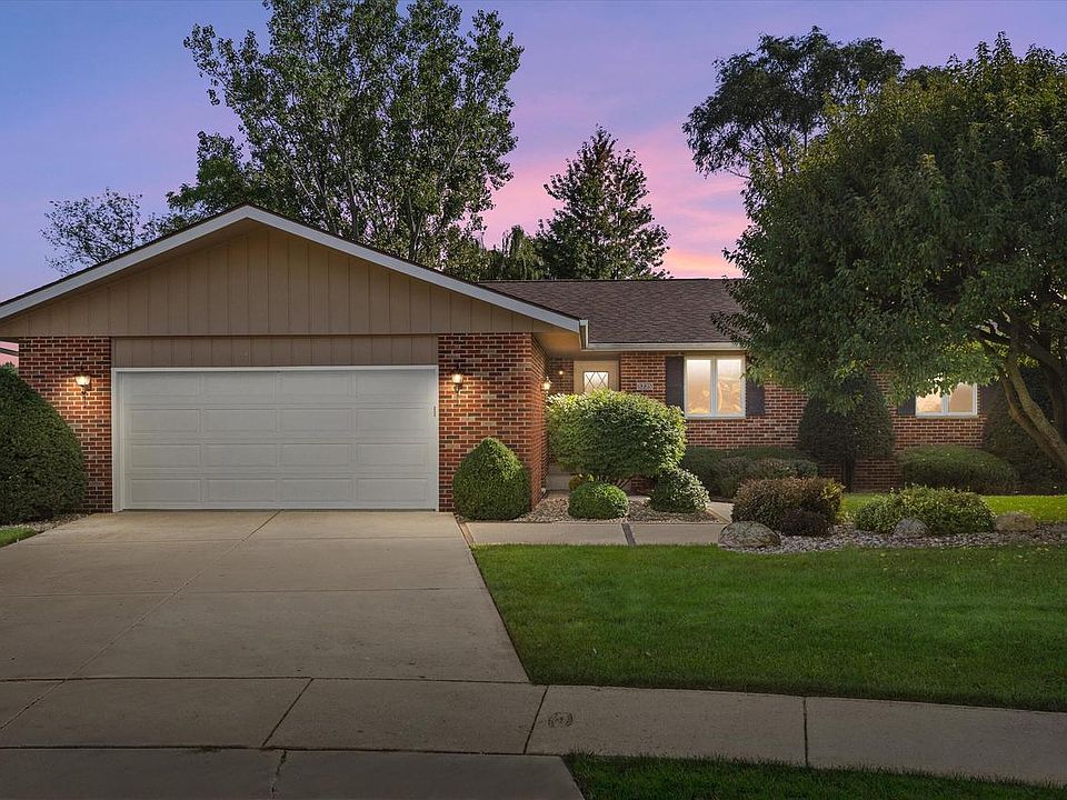 1st image of 8225 64th AVENUE