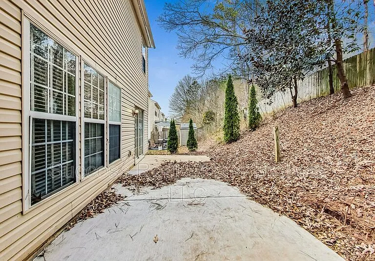 1645 Heyford Cir NW — Photo 44