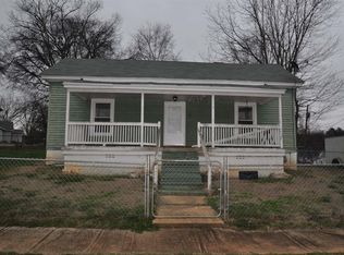 38 Wood St, Whitmire, SC 29178