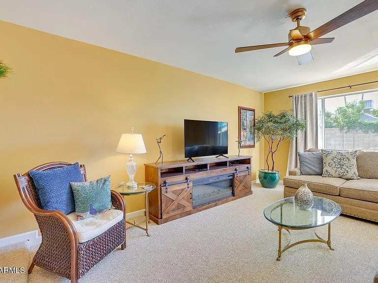 4933 W Larkspur Dr — Photo 5
