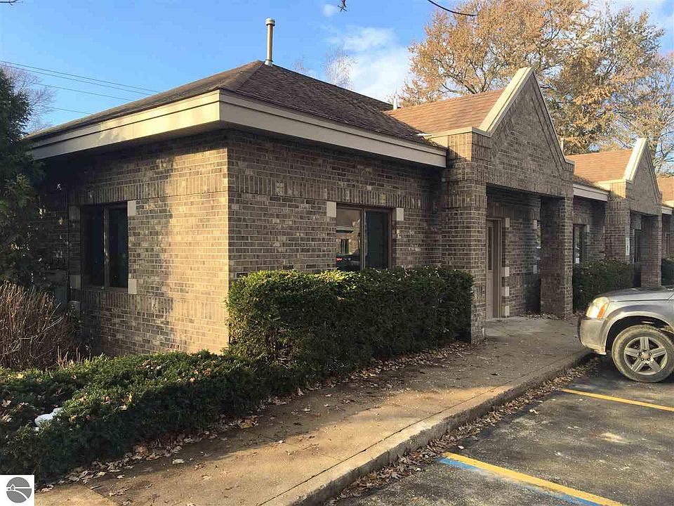 1st image of 3600 Veterans Dr