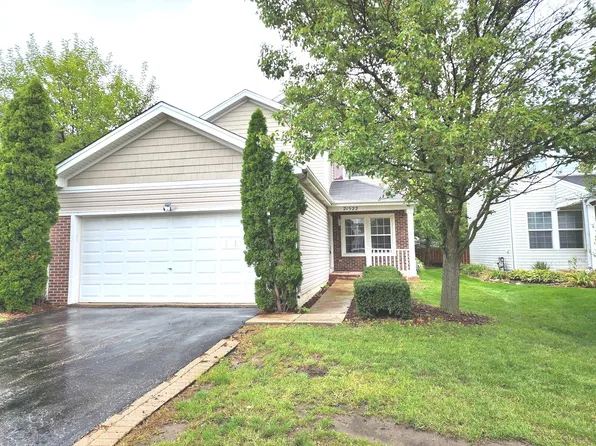21522 Gray Wing Dr, Crest Hill, IL 60403