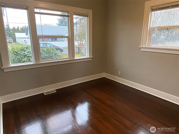 5th image of 1006 7th Avenue NW
